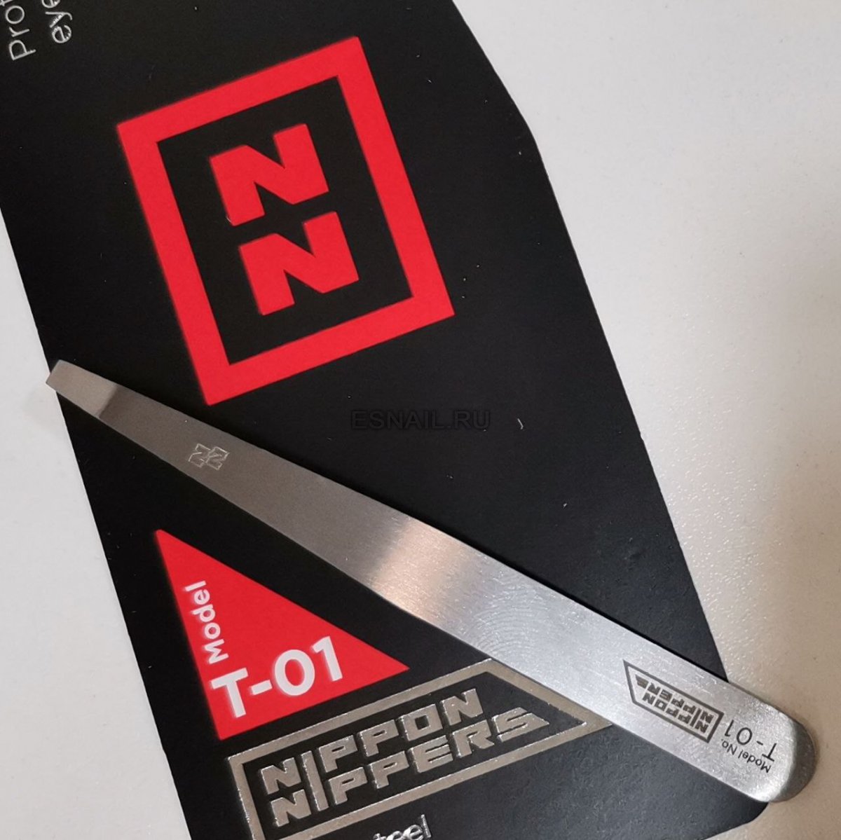 Nippon Nippers. Пинцет для бровей. Прямой край. Длина 96 мм.