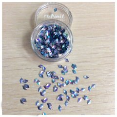 Дизайн для ногтей: 3D ромбы (цвет: голубой топаз)